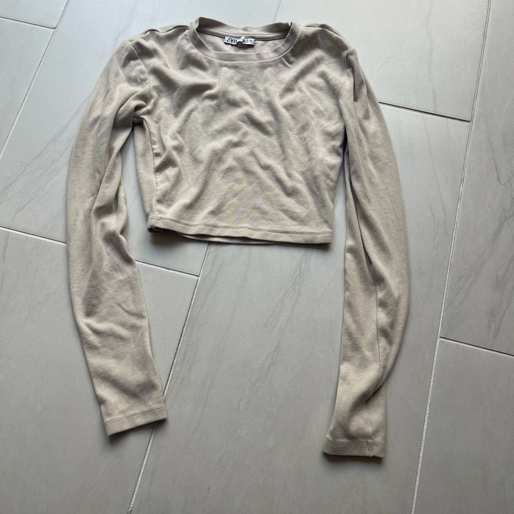 Zara Light Beige Long Sleeve Crop Top